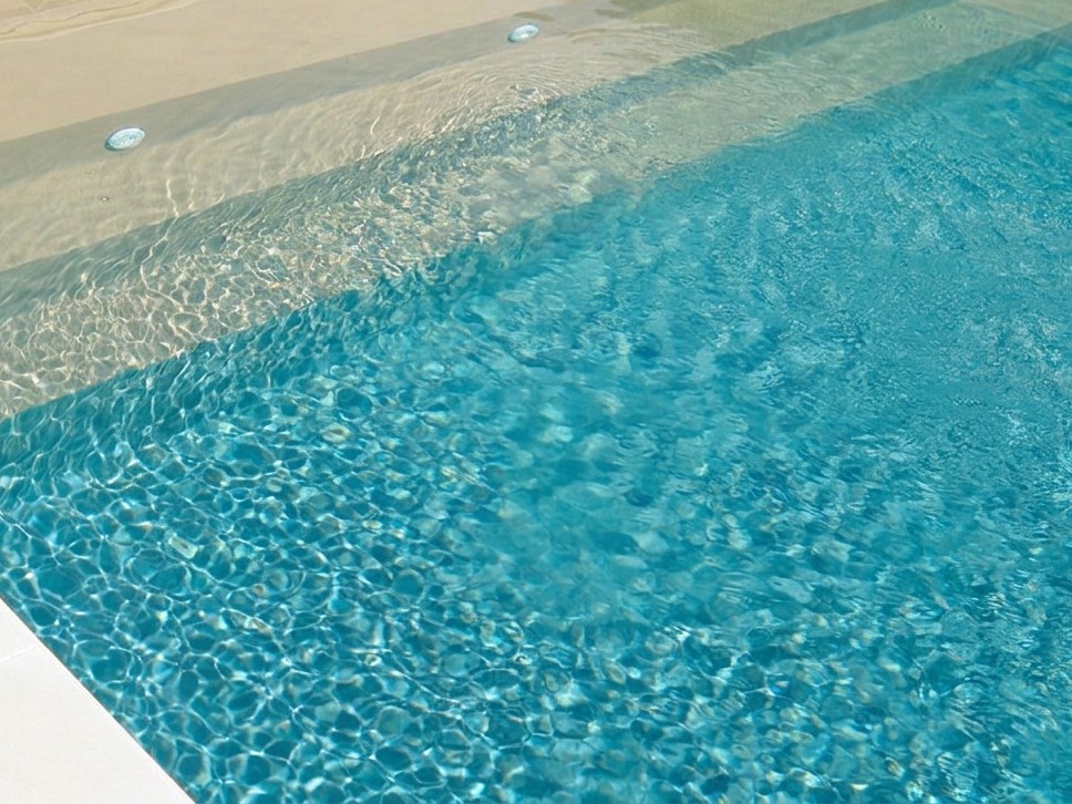 Simulation : eau d'une piscine Coverborvo avec un PVC armé sable